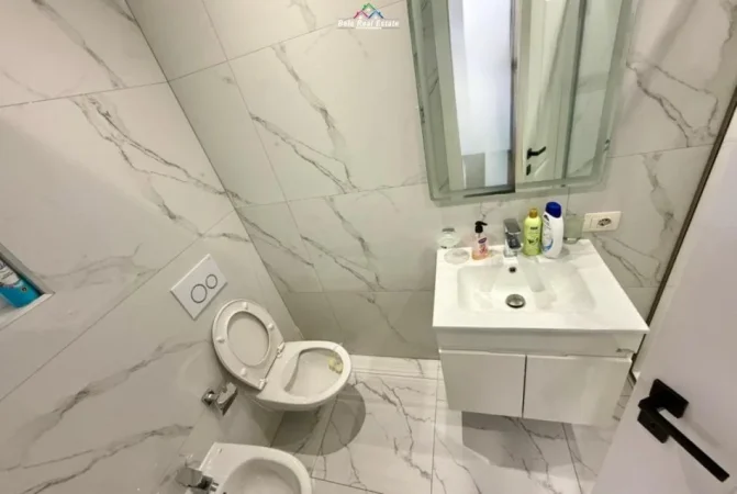 Tirane, jepet me qera apartament 1+1 Kati 8, 70 m² 800 € (Rruga e Kosovareve)