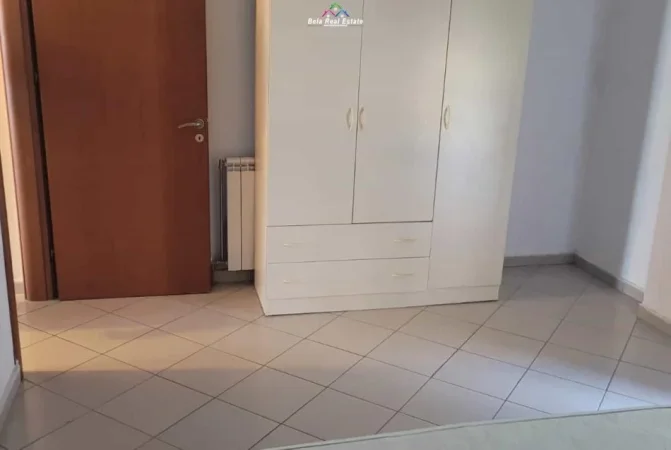 Tirane, shes apartament 1+1 Kati 2, 70 m² 158.000 € (Rruga Robert Zhvarc)