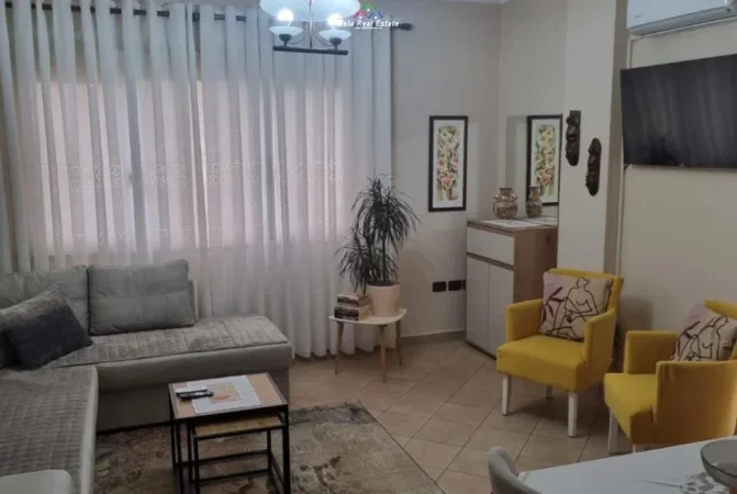 Tirane, jepet me qera apartament 1+1 Kati 2, 75 m² 600 € (Rruga Petro Nini Luarasi)
