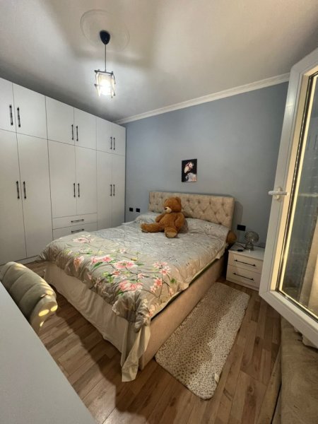 Tirane, jepet me qera apartament 1+1 Kati 2, 300 € 