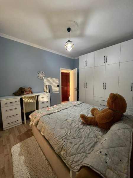 Tirane, jepet me qera apartament 1+1 Kati 2, 300 € 