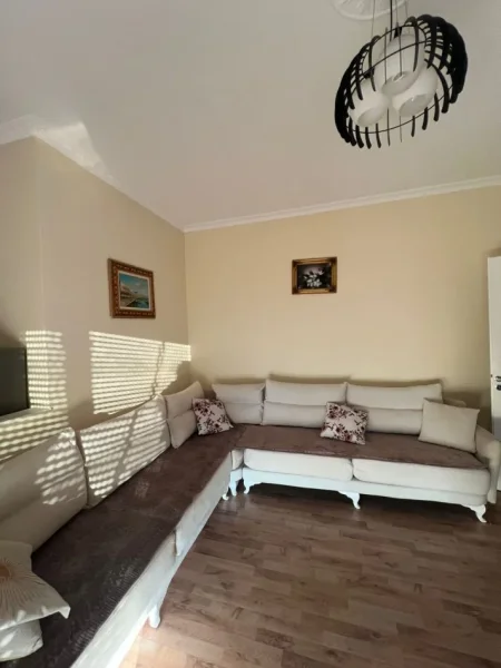 Tirane, jepet me qera apartament 1+1 Kati 2, 300 € 