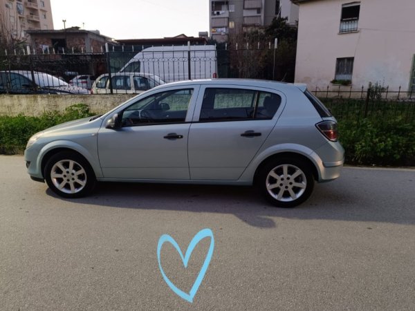 Fier, shitet makine Opel Astra H 2009 Nafte, blu e hapur manuale Kondicioner 280 km 3.650 €