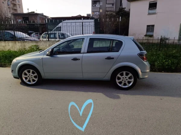 Fier, shitet makine Opel Astra H 2009 Nafte, blu e hapur manuale Kondicioner 280 km 3.650 €
