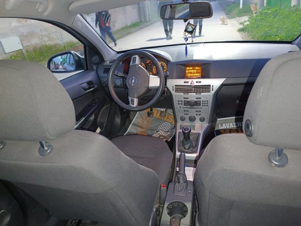 Fier, shitet makine Opel Astra H 2009 Nafte, blu e hapur manuale Kondicioner 280 km 3.650 €