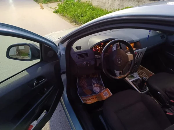 Fier, shitet makine Opel Astra H 2009 Nafte, blu e hapur manuale Kondicioner 280 km 3.650 €
