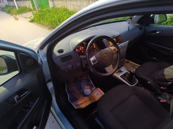 Fier, shitet makine Opel Astra H 2009 Nafte, blu e hapur manuale Kondicioner 280 km 3.650 €