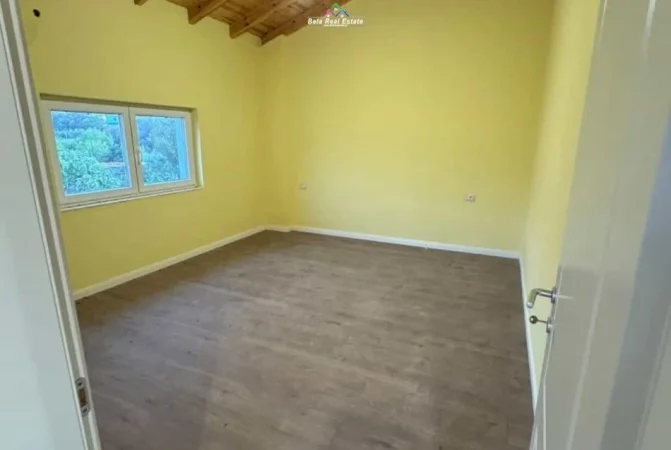 Tirane, jepet me qera Vile 3 Katshe Kati 1, 214 m² 1.100 €