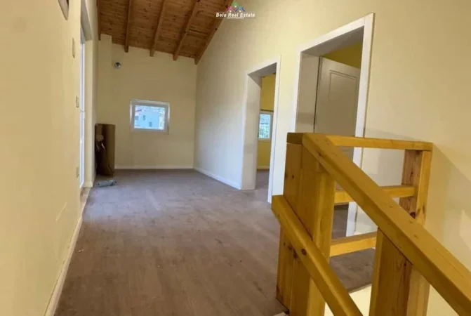 Tirane, jepet me qera Vile 3 Katshe Kati 1, 214 m² 1.100 €