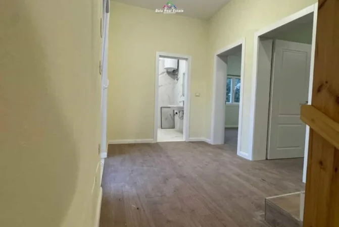 Tirane, jepet me qera Vile 3 Katshe Kati 1, 214 m² 1.100 €