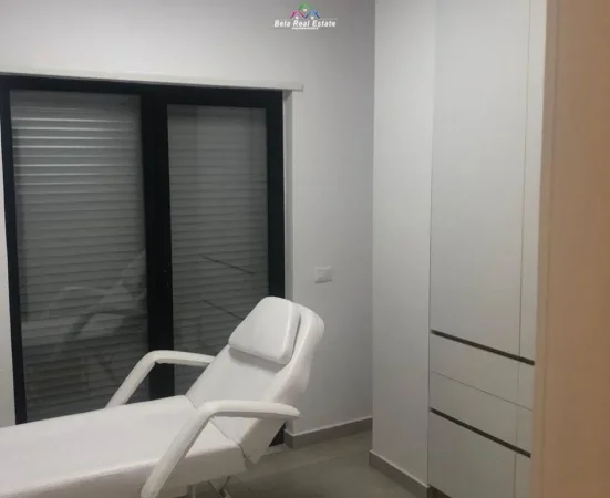 Tirane, jepet me qera zyre Kati 10, 116 m² 750 € (selvia)