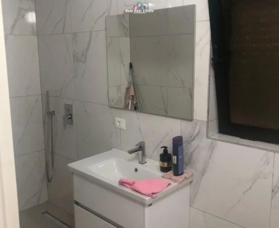 Tirane, jepet me qera zyre Kati 10, 116 m² 750 € (selvia)