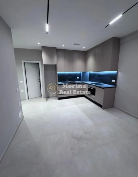 Tirane, jepet me qera apartament 1+1 Kati 5, 60 m² 400 € (Rruga 5 Maji)