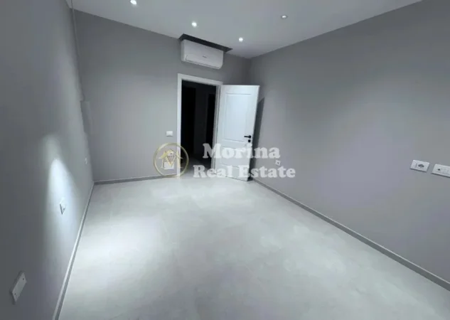 Tirane, jepet me qera apartament 1+1 Kati 5, 60 m² 450 € (Rruga 5 Maji)