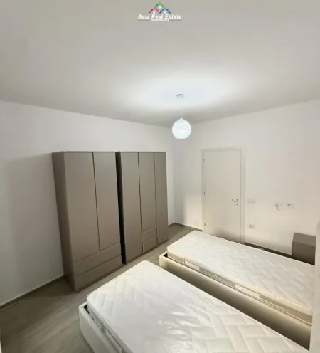 Tirane, jepet me qera apartament 2+1+Ballkon Kati 2, 104 m² 700 € (Feizi Himzo)