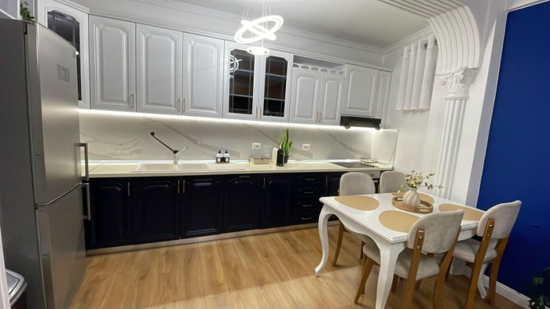 Tirane, jepet me qera apartament 1+1+Ballkon Kati 3, 70 m² (Rruga 4 Dëshmorët)