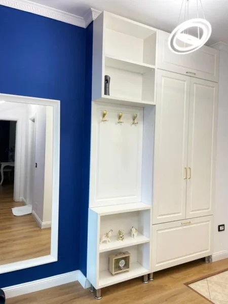 Tirane, jepet me qera apartament 1+1+Ballkon Kati 3, 70 m² (Rruga 4 Dëshmorët)