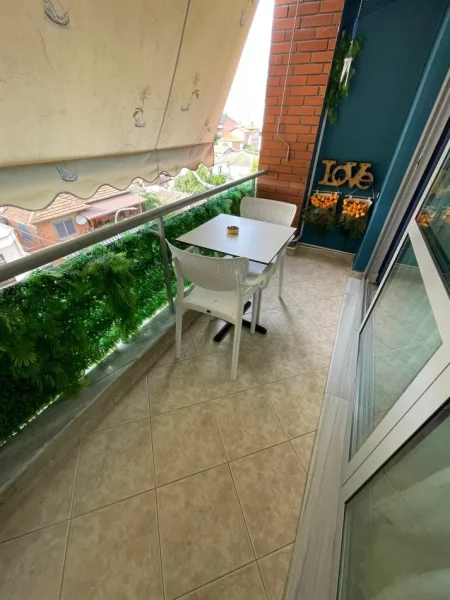 Tirane, jepet me qera apartament 1+1+Ballkon Kati 3, 70 m² (Rruga 4 Dëshmorët)