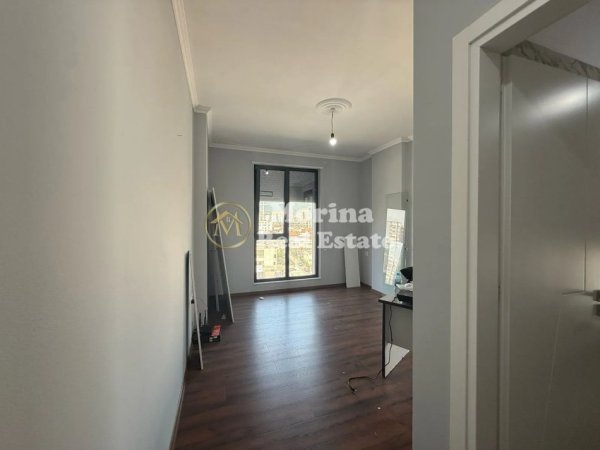 Tirane, jepet me qera apartament 3+1 Kati 6, 100 m² 800 € (Rruga Xhanfize Keko)
