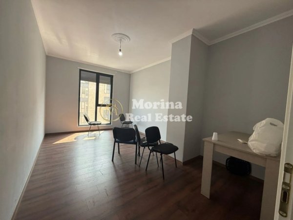 Tirane, jepet me qera apartament 3+1 Kati 6, 100 m² 800 € (Rruga Xhanfize Keko)
