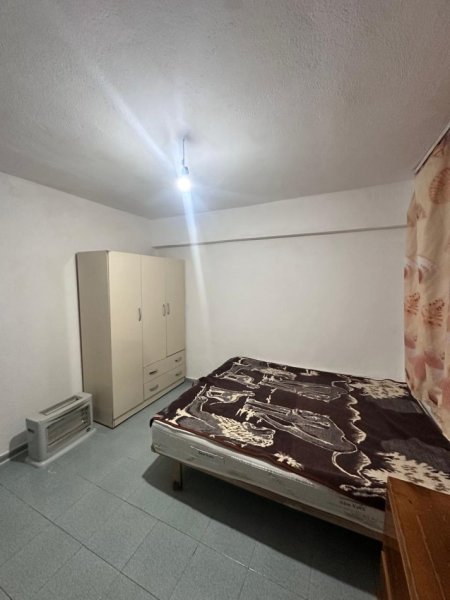 Tirane, jepet me qera apartament 1+1 , 50 m² 220 € (100 m nga rrethi Astirit)