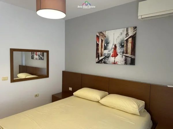 Tirane, jepet me qera apartament 1+1 Kati 4, 70 m² 700 € (Rruga 5 Maj)