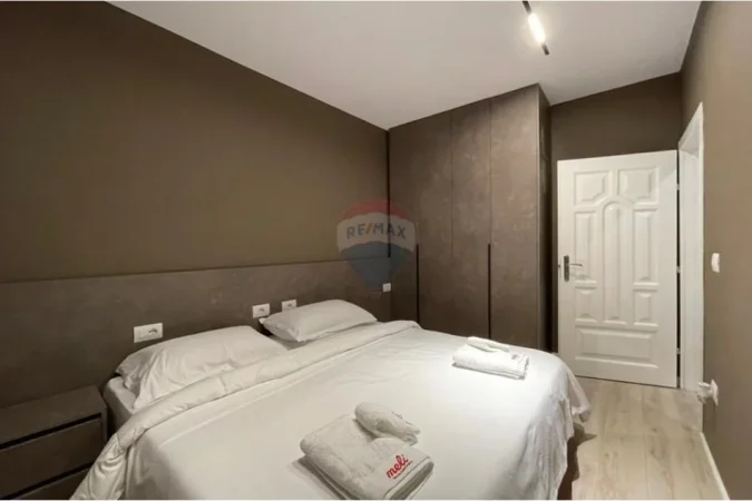 Tirane, jepet me qera apartament 1+1 Kati 3, 50 m² 600 € (Rruga 5 Maji)