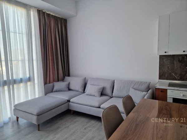 Tirane, jepet me qera apartament 1+1+Ballkon Kati 2, 65 m² 460 € (laprake pas spitalit ushtarak)