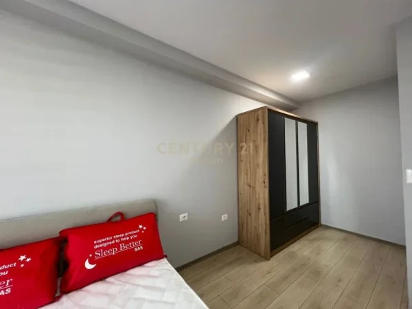 Tirane, jepet me qera apartament 1+1+Ballkon Kati 5, 83 m² 550 € (farmacia 10 rruga e dibres)