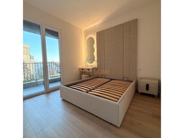 Tirane, jepet me qera apartament 1+1 Kati 4, 68 m² 800 € (Komuna e Parisit)