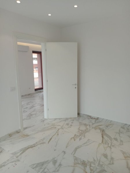 Tirane, shitet ambjent biznesi Kati 7, 70 m² 255.000 € (Ngjitur, Kisha Katolike)