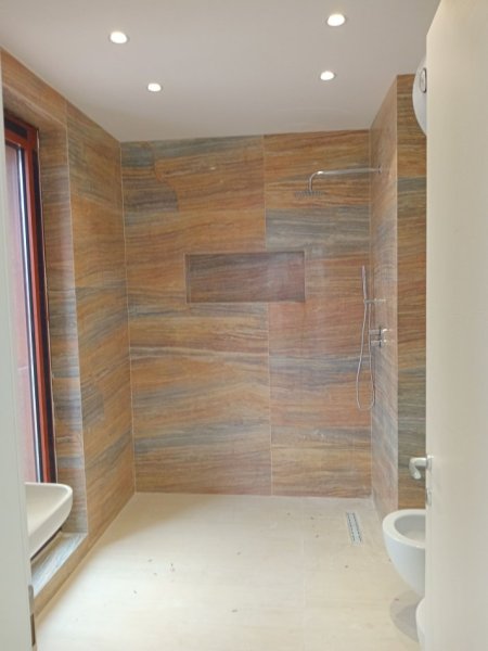 Tirane, shitet ambjent biznesi Kati 7, 70 m² 255.000 € (Ngjitur, Kisha Katolike)