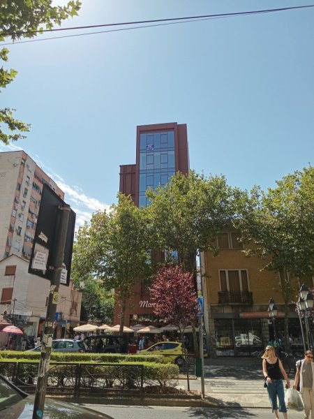 Tirane, shitet ambjent biznesi Kati 7, 70 m² 255.000 € (Ngjitur, Kisha Katolike)