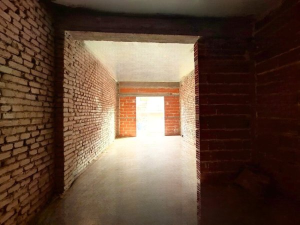 Korce, shes Vile 4+1+Aneks+Ballkon Kati 2, 250 m² 65.000 € (Rruga Hil Mosi)