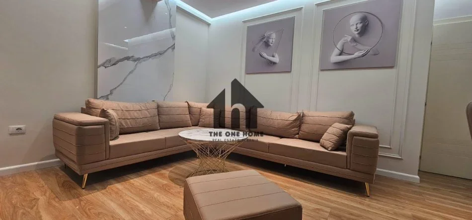 Tirane, jepet me qera apartament 1+1+Ballkon Kati 4, 70 m² 700 € (ish fusha Aviacionit)