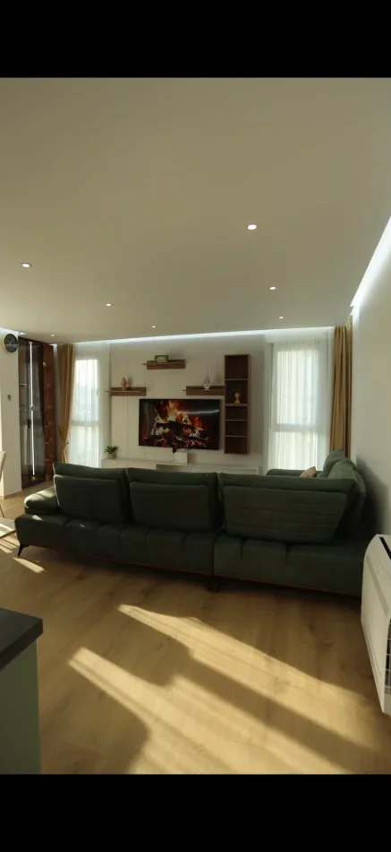 Tirane, jepet me qera apartament 3+1+Aneks+Ballkon Kati 5, 138 m² 600 € 