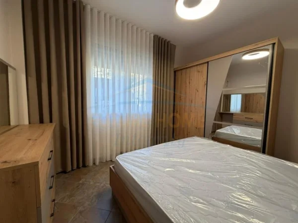 Tirane, shitet apartament 1+1+Ballkon Kati 2, 65 m² 108.000 € (Fresku)