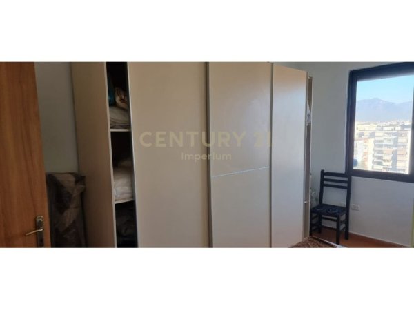 Tirane, jepet me qera apartament 1+1+Ballkon Kati 6, 76 m² 400 € (yzberisht)