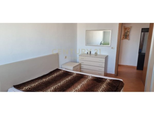 Tirane, jepet me qera apartament 1+1+Ballkon Kati 6, 76 m² 400 € (yzberisht)