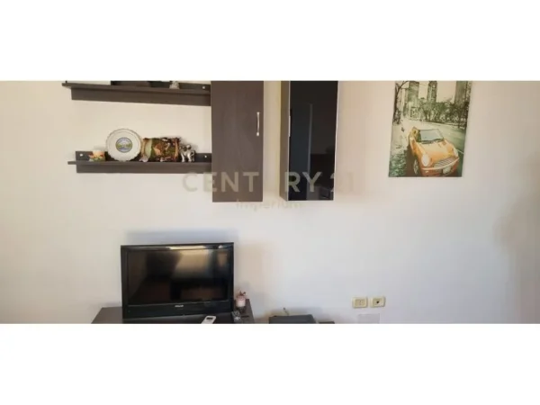 Tirane, jepet me qera apartament 1+1+Ballkon Kati 6, 76 m² 400 € (yzberisht)