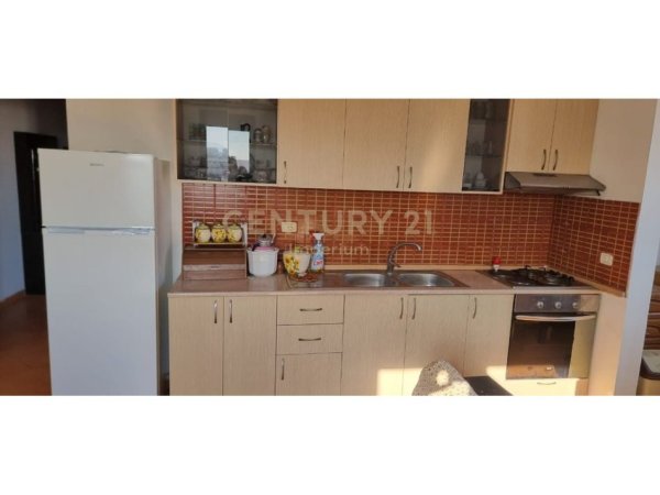 Tirane, jepet me qera apartament 1+1+Ballkon Kati 6, 76 m² 400 € (yzberisht)