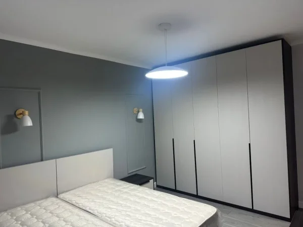 Tirane, jepet me qera apartament 1+1+Aneks Kati 1, 59 m² 600 € (Rruga Thanas Ziko)