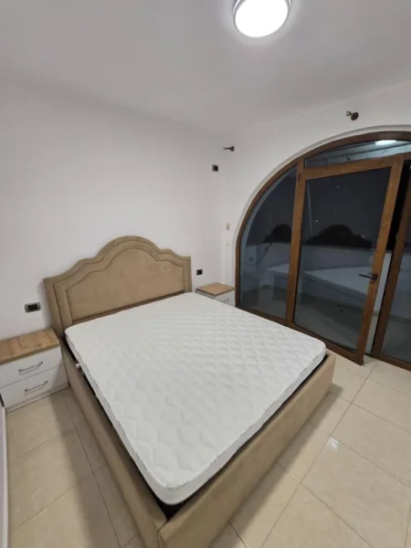 Tirane, jepet me qera apartament 1+1 Kati 4, 1 m²