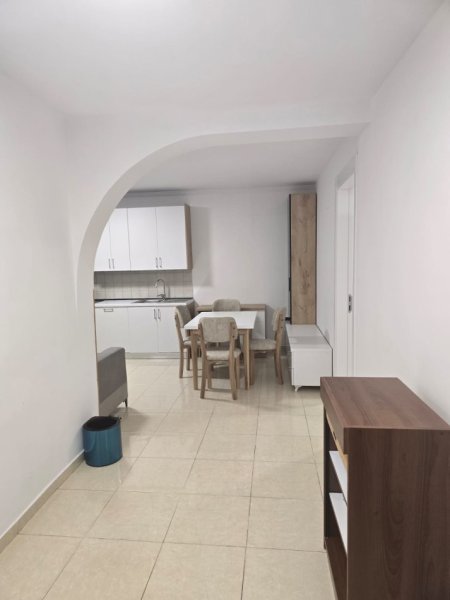 Tirane, jepet me qera apartament 1+1 Kati 4, 1 m² 