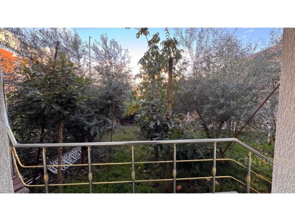 Tirane, jepet me qera apartament 2+1+Ballkon , 86 m² 650 € (rruga fortuzi)
