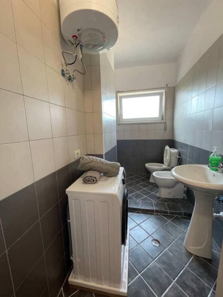 Shes Apartment 1+1 ke shkembi kavajes