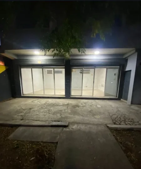 Elbasan, jepet me qera ambjent biznesi Kati 0, 70 m² 250 € (Prane Universiteti ALEKSANDER XHUVANI)