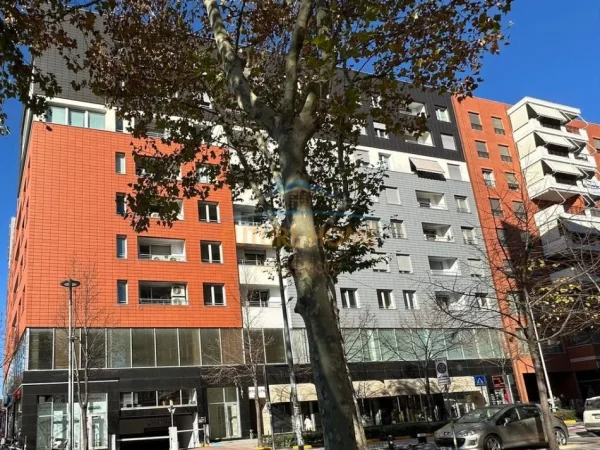 Tirane, jepet me qera ambjent biznesi Kati 5, 500 m² 9.500 € (Hilton Garden Inn Tirana)