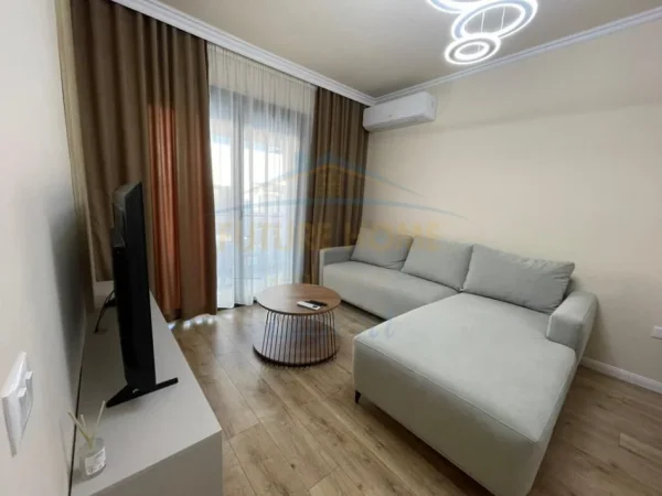 Tirane, jepet me qera apartament 1+1 Kati 3, 54 m² 1.000 € (Liqeni i Thate)