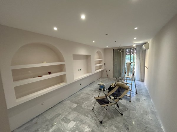 Tirane, ofroj Punime te brendshme. GIPS / PATINIME-BOJE / PARKET / ELEKTRICITET